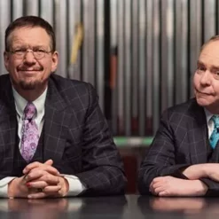 Penn & Teller - Teach the Art of Magic